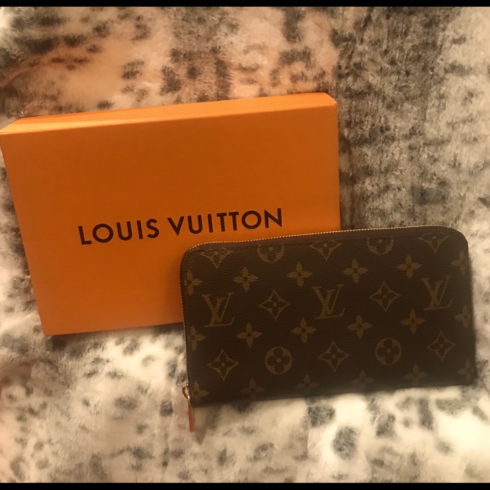 Louis Vuitton Zippy Organizer Wallet